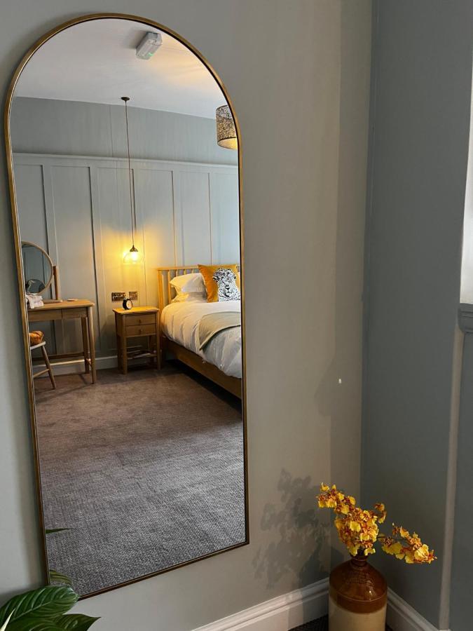 The Crown Pub And Hotel Manningtree Eksteriør bilde
